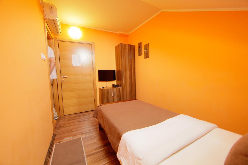 Rooms Konak Mikan Belgrade Exterior photo